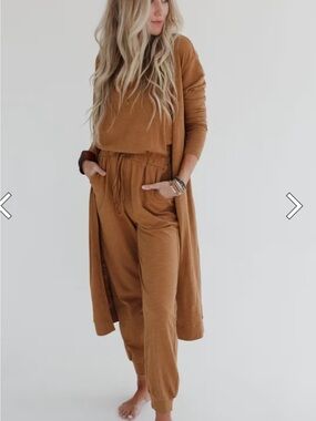 Three Bird Nest Camel Jogger Set with Drawstring Waist